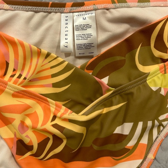 Sanctuary v-wire bandeau bikini top with V waist bikini bottom Size Medium NWT - Picture 9 of 10